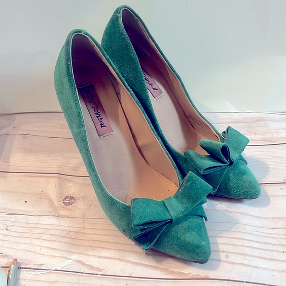 Betsy Johnson Remixx Bow Suede Pointed Toe Heels Sz 7.5 Women - Picture 3 of 10